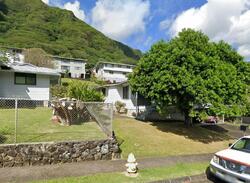 Pre-foreclosure in  Loulu St Honolulu, HI 96822
