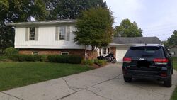 Pre-foreclosure in  Idleway Ct Greenwood, IN 46142