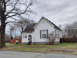 Pre-foreclosure in  Blish St Seymour, IN 47274