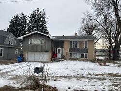 Pre-foreclosure in  E Prospect St New Hampton, IA 50659
