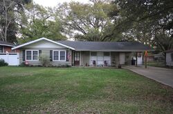Pre-foreclosure in  Homas Rd Lafayette, LA 70501