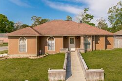 Pre-foreclosure in  Chemin Dr Baker, LA 70714