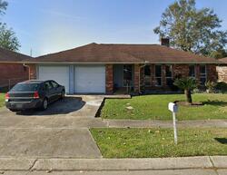 Pre-foreclosure in  E Sunny Meade Dr Harvey, LA 70058