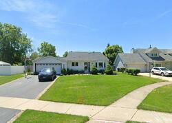 Pre-foreclosure in  Springdale Cir Naperville, IL 60564