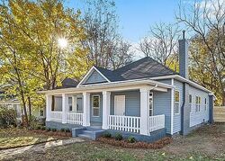 Pre-foreclosure in  Hovis Rd Charlotte, NC 28208