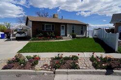 Pre-foreclosure in  S Gettysburg Cir Magna, UT 84044