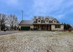Pre-foreclosure in  W Sterns Rd Temperance, MI 48182