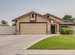 Pre-foreclosure in  Cave Ave Bakersfield, CA 93312