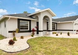 Pre-foreclosure in  Mark Twain Ln Rotonda West, FL 33947