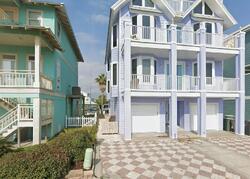 Pre-foreclosure in  Fort Pickens Rd Gulf Breeze, FL 32561