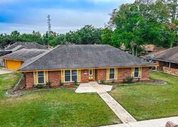 Pre-foreclosure in  MESA VERDE AVE Baton Rouge, LA 70814