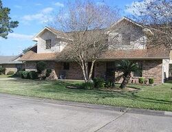 Pre-foreclosure in  CHAMPION DR La Place, LA 70068