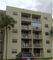 Pre-foreclosure in  NW 7TH ST  Miami, FL 33126