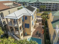 Pre-foreclosure in  Saint Martin Cir Miramar Beach, FL 32550
