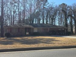 Pre-foreclosure in  Big Shanty Dr Nw Kennesaw, GA 30144