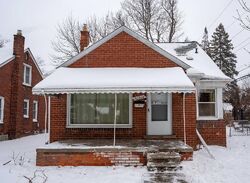 Pre-foreclosure in  Tireman St Dearborn Heights, MI 48127