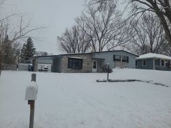 Pre-foreclosure in  Oak Ln Saint Paul, MN 55110