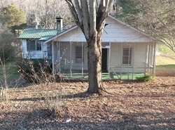 Pre-foreclosure in  BARNESBURG RD Somerset, KY 42503