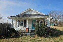 Pre-foreclosure in  Creelsboro Rd Russell Springs, KY 42642