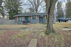 Pre-foreclosure in  Lapeer Rd Burton, MI 48509