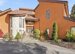 Pre-foreclosure in  Justin Pl Mountainside, NJ 07092