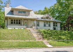 Pre-foreclosure in  E 15th St Davenport, IA 52803