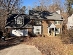 Pre-foreclosure in  W Mill Run Nw Kennesaw, GA 30152