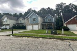 Pre-foreclosure in  Shadow Creek Ct Fairburn, GA 30213