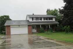  S Crestview Dr, Adrian MI