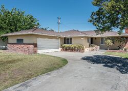 Pre-foreclosure in  E Dayton Ave Fresno, CA 93726