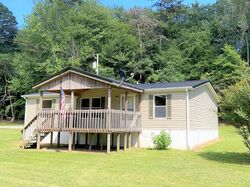 Pre-foreclosure in  Slate Lick Rd London, KY 40741
