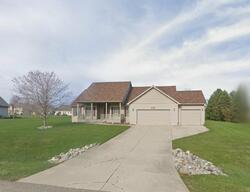 Pre-foreclosure in  Whispering Waters Pass Flushing, MI 48433