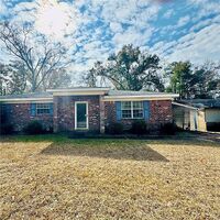 Pre-foreclosure in  Riverside Dr Mobile, AL 36605