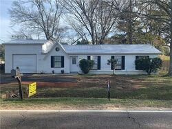 Pre-foreclosure in  Dawes Rd Mobile, AL 36695