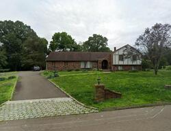 Pre-foreclosure Listing in HICKORY HILL LN BRANFORD, CT 06405