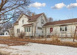 Pre-foreclosure in  Greeley Ave N Glencoe, MN 55336