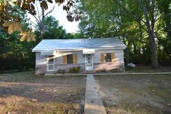 Pre-foreclosure in  Highway 80 Pelahatchie, MS 39145
