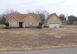 Pre-foreclosure in  Jefferson Davis Cv Nesbit, MS 38651