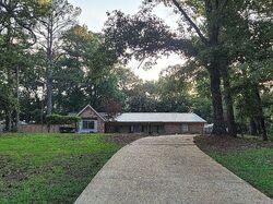 Pre-foreclosure in  Wesley Cv Saltillo, MS 38866