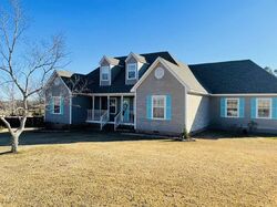 Pre-foreclosure in  Grandview Dr Florence, MS 39073
