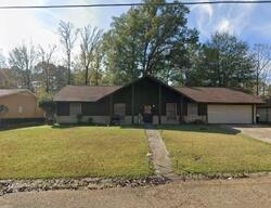 Pre-foreclosure in  Lynwood Ln Jackson, MS 39206