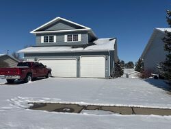 Pre-foreclosure in  Huron Dr Bismarck, ND 58503