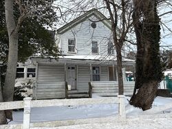 Pre-foreclosure in  Canoe Place Rd Hampton Bays, NY 11946