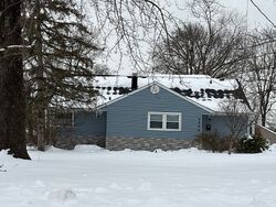 Pre-foreclosure in  Grand Ave Middletown, OH 45044