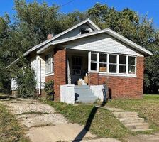 Pre-foreclosure in  W Malone St Peoria, IL 61605