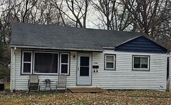 Pre-foreclosure in  Kuhlman Ln Saint Louis, MO 63119