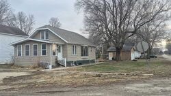 Pre-foreclosure in  1st Ave Lyndon, IL 61261