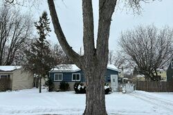 Pre-foreclosure in  Harroun St Wayne, MI 48184