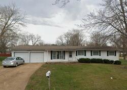 Pre-foreclosure in  Ranch Dr Ballwin, MO 63011