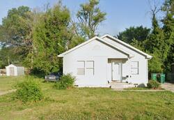 Pre-foreclosure in  N 49th St East Saint Louis, IL 62205